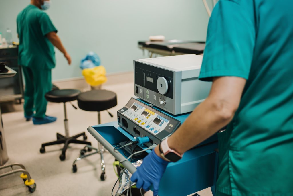 surgical-team-preparing-operation-room-at-modern-hospital